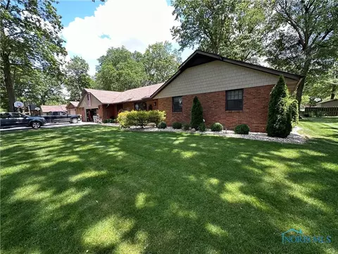 2520 Foxbury Ln, Findlay, OH 45840