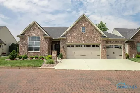 124 Riverside Dr, Maumee, OH 43537