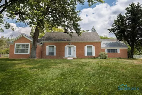 2344 E Grecourt Dr, Toledo, OH 43615