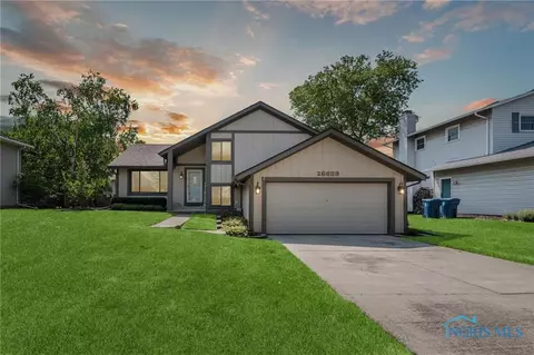 26639 Sheringham Rd, Perrysburg, OH 43551