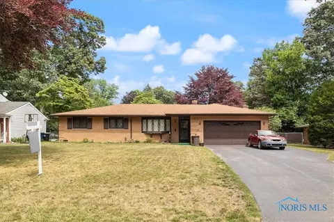 4832 Oak Glen Dr, Toledo, OH 43613