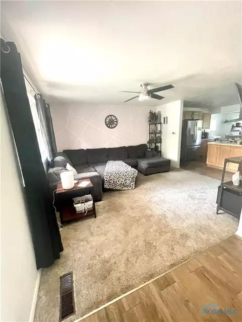 404 John St, Bryan, OH 43506 photo 2