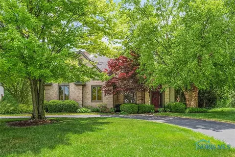 14915 Stonehaven Dr, Perrysburg, OH 43551