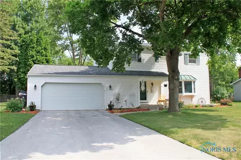 1304 Bourgogne Ave, Bowling Green, OH 43402