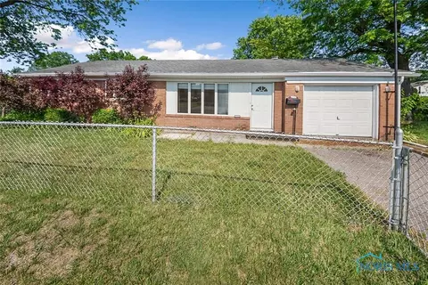 1921 Northover Rd, Toledo, OH 43613