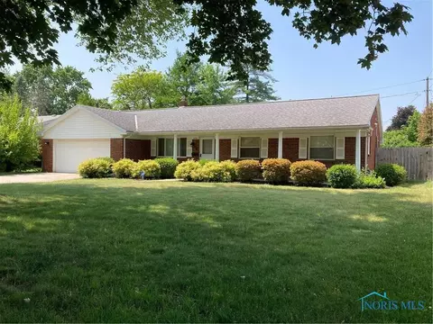 3766 Oak Forest Dr, Toledo, OH 43614