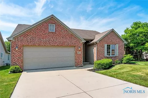 10121 S Shannon Hills Dr, Perrysburg, OH 43551