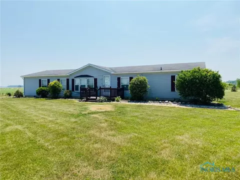 910 N Lickert Harder Rd, Oak Harbor, OH 43449