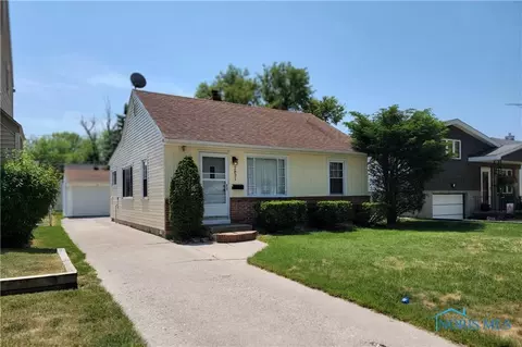 2831 Nash Rd, Toledo, OH 43613