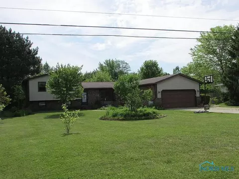 28750 Georgia Rd, Perrysburg, OH 43551