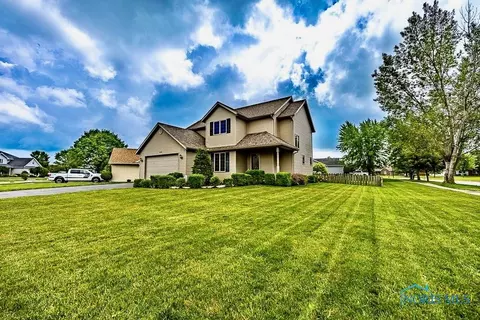 1529 Autumn Dr, Findlay, OH 45840