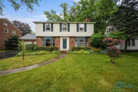 3886 Indian Rd, Ottawa Hills, OH 43606