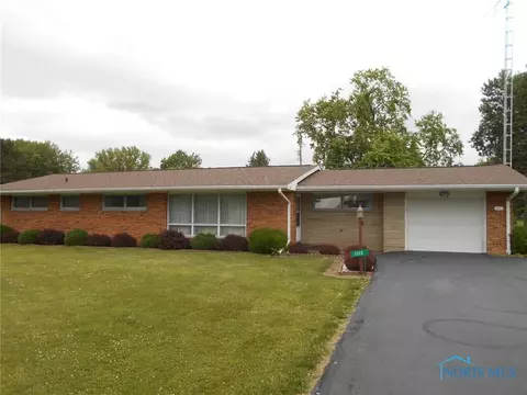 1312 Morningside Dr, Fostoria, OH 44830