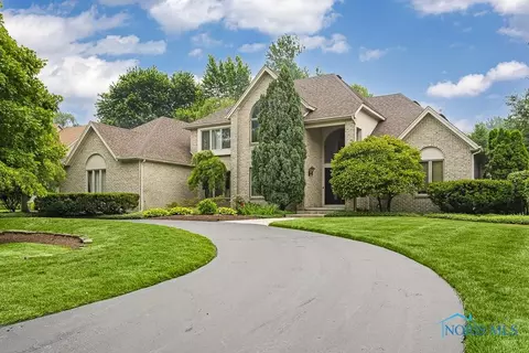 7235 Oak Hill Dr, Sylvania, OH 43560