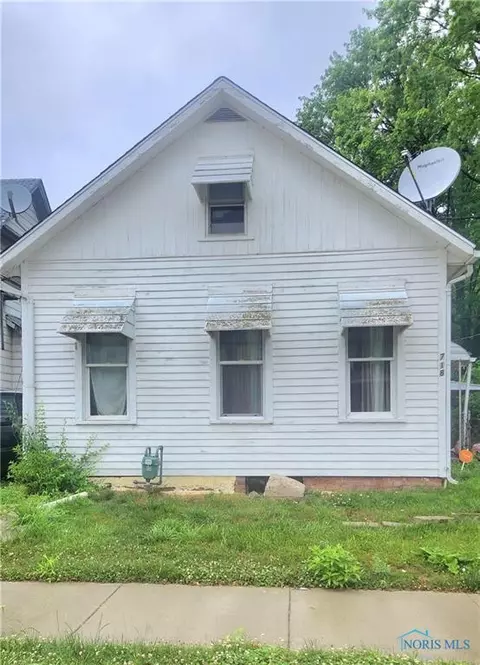 718 Redwood Ave, Toledo, OH 43609
