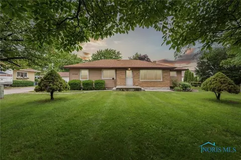 3745 Pickle Rd, Oregon, OH 43616