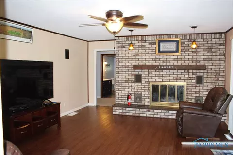 5064 S Eber Rd, Monclova, OH 43542 photo 2