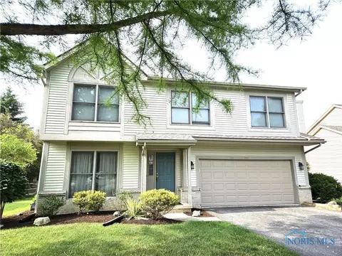 7432 Woodshire Ln, Holland, OH 43528