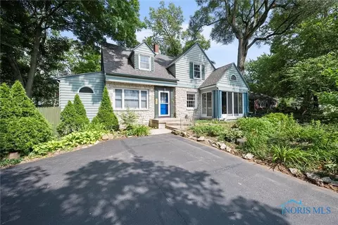 222 N Grove St, Bowling Green, OH 43402