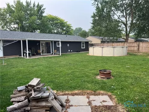 1124 Colonial Ln, Bryan, OH 43506 photo 5