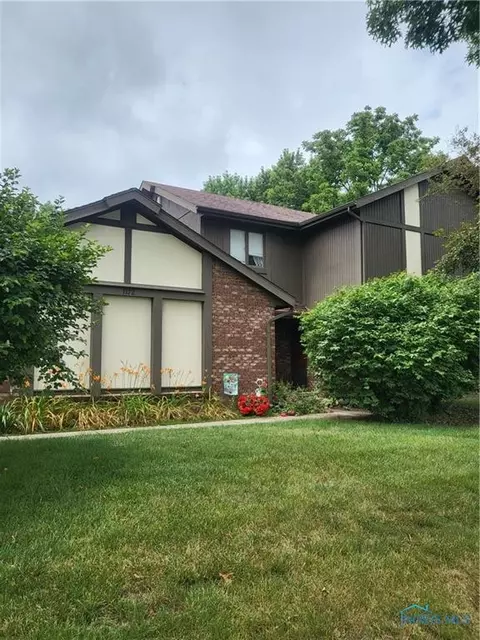 1172 Hidden Ridge Rd #A, Toledo, OH 43615