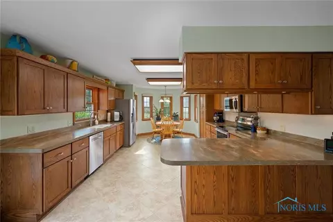 3116 Heatherdowns Dr, Findlay, OH 45840 photo 9