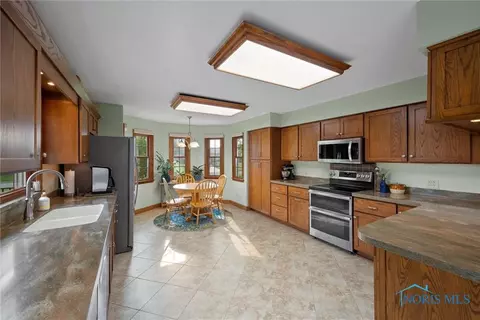 3116 Heatherdowns Dr, Findlay, OH 45840 photo 10