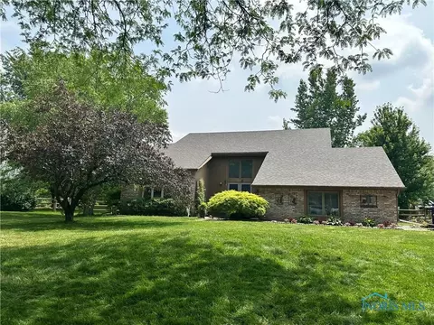 879 Brookfield Ln, Perrysburg, OH 43551