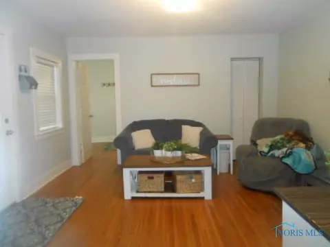 218 W Buckeye Ave, Ada, OH 45810 photo 8