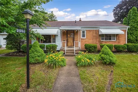 2560 Castleton Ave, Toledo, OH 43613