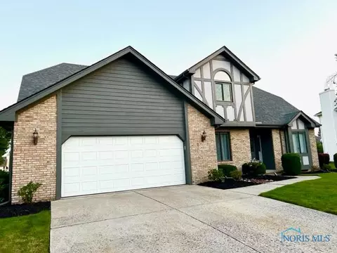 26833 Shawnee Dr, Perrysburg, OH 43551