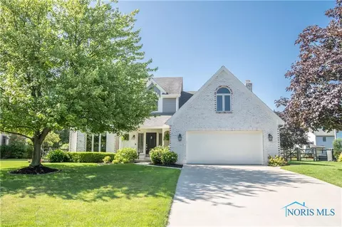 1252 Woodstream Rd, Perrysburg, OH 43551