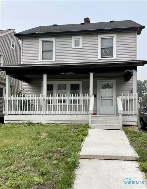 738 Woodsdale Ave, Toledo, OH 43609