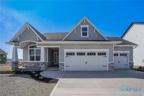 3827 Ten Mile Creek Dr, Sylvania, OH 43560