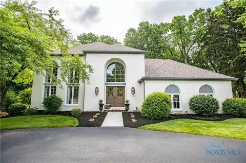 2560 Forestvale Rd, Toledo, OH 43615