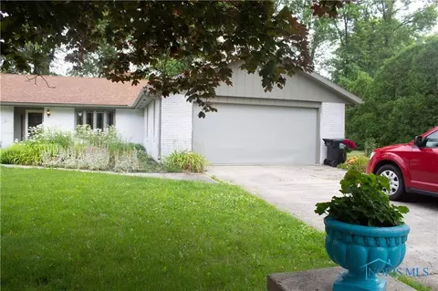 2517 Hall Dr, Lima, OH 45806
