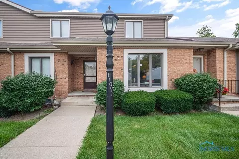 11091 E Riverbend Ct, Perrysburg, OH 43551