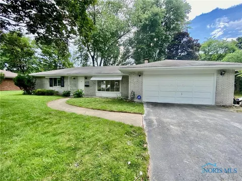 3734 Lauderdale Dr, Toledo, OH 43615
