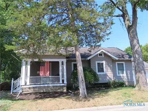 828 W High St, Bryan, OH 43506 photo 3