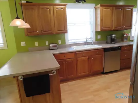 828 W High St, Bryan, OH 43506 photo 12