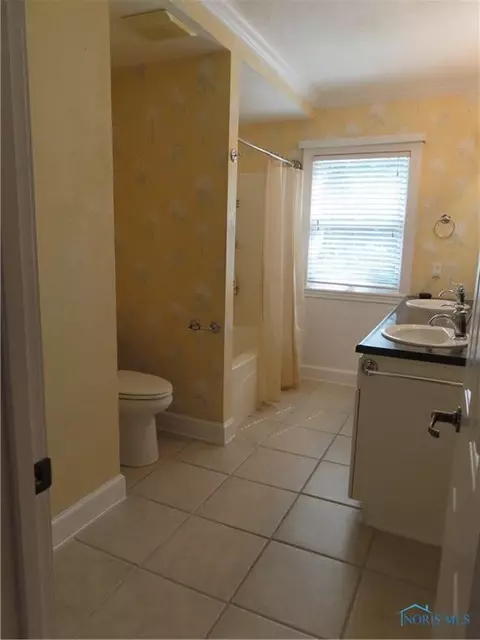 828 W High St, Bryan, OH 43506 photo 25