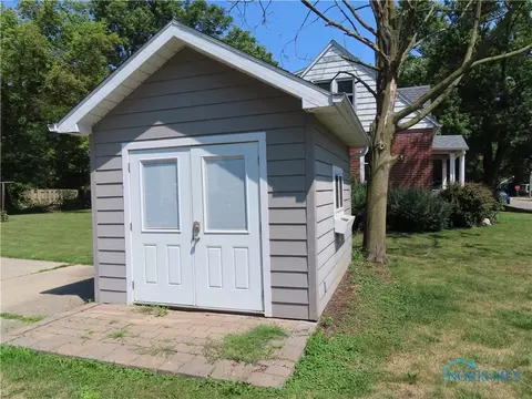 828 W High St, Bryan, OH 43506 photo 8