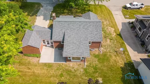 106 Lincoln St, Lyons, OH 43533 photo 4