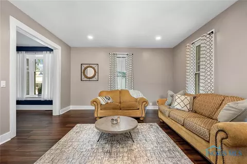 219 E Lima St, Findlay, OH 45840 photo 9