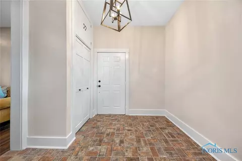 219 E Lima St, Findlay, OH 45840 photo 8