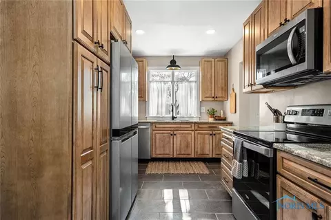 219 E Lima St, Findlay, OH 45840 photo 18