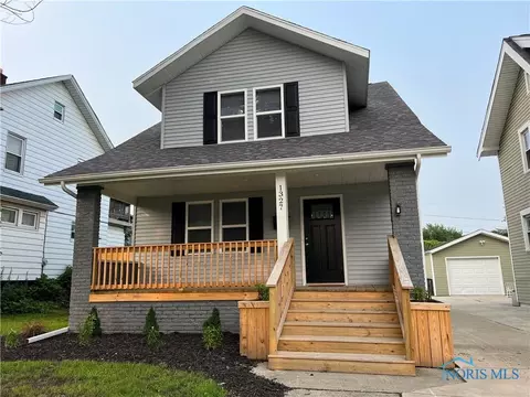 1327 Rollins Rd, Toledo, OH 43612
