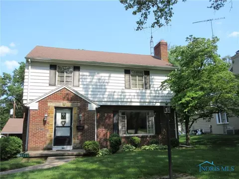 2220 Dundas Rd, Ottawa Hills, OH 43606