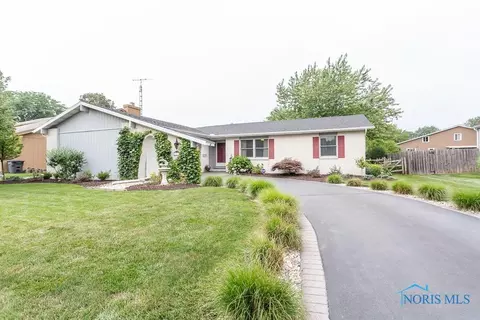 6105 Peppermill Dr, Sylvania, OH 43560