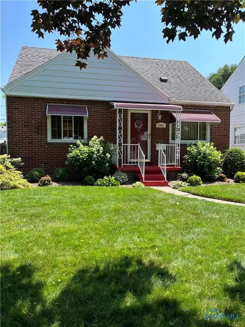 5068 Hallgate Ave, Toledo, OH 43612